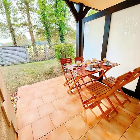 Apartment Vue Sur Le Golf En Rez-de-chaussee - Piscine Chauffee Accessible De Mai A Septembre