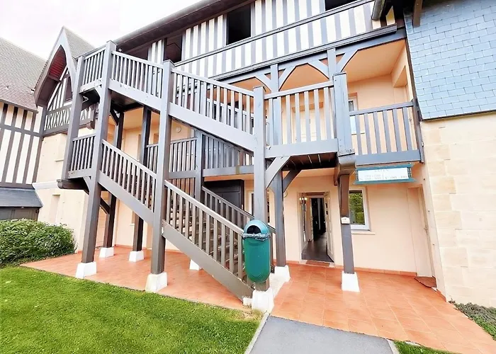 Vue Sur Le Golf En Rez-de-chaussee - Piscine Chauffee Accessible De Mai A Septembre * Deauville