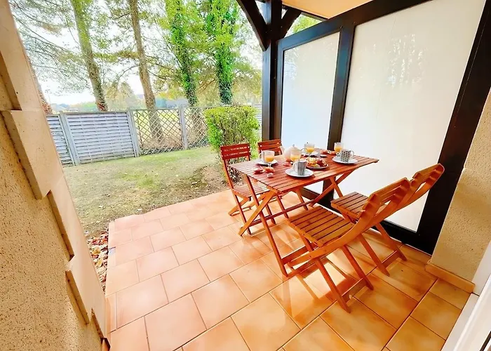 Apartment Vue Sur Le Golf En Rez-de-chaussee - Piscine Chauffee Accessible De Mai A Septembre