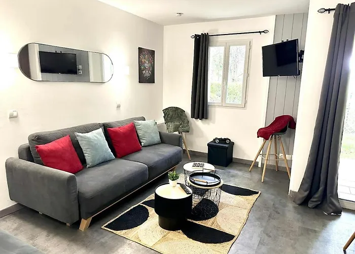 Apartment Vue Sur Le Golf En Rez-de-chaussee - Piscine Chauffee Accessible De Mai A Septembre